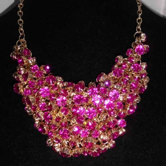 Heavy Gold Tone Pink Plastic Rhinestone Necklace - Picture 1 of 8
